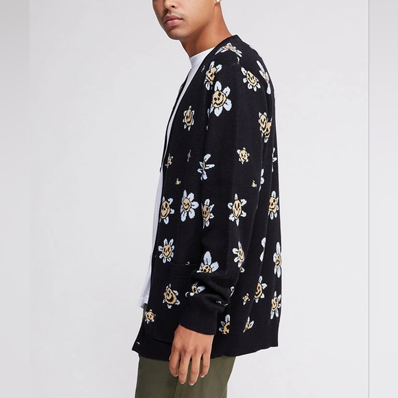 VANS Hilltop Smiley Face Daisy Flower Black Cardigan Sweater NWOT - Picture 7 of 13